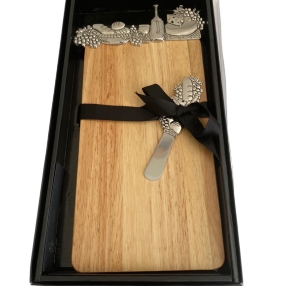 GANZ Wooden Silver Tone Cheeseboard and Spreader Set New in the Box - Picture 2 of 6